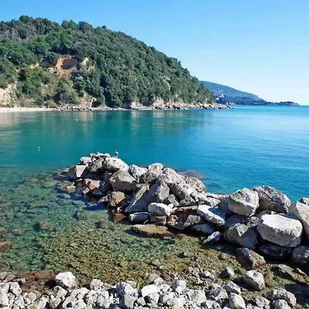 Casa Vacanze Francesco Сasa de vacaciones La Spezia
